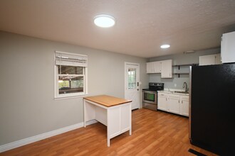 615 Concord Rd in Verona, KY - Foto de edificio - Building Photo