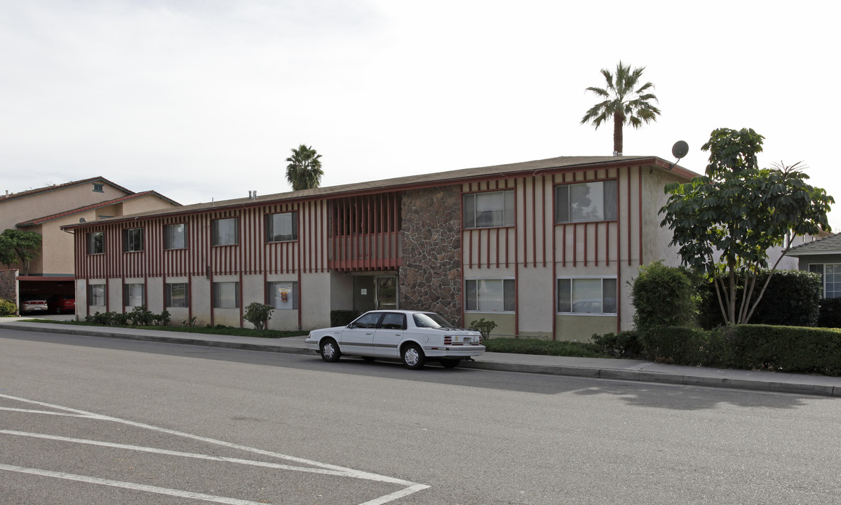 Parkview Apartments in La Habra, CA - Building Photo