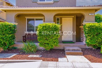 132 W Del Prado Ct in Tracy, CA - Building Photo - Building Photo