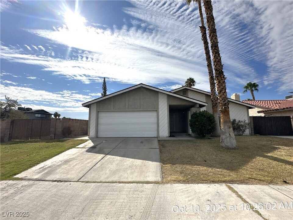 5817 Sinaloa Ct in Las Vegas, NV - Building Photo