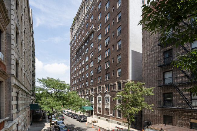 370 Riverside Drive in New York, NY - Building Photo - Building Photo