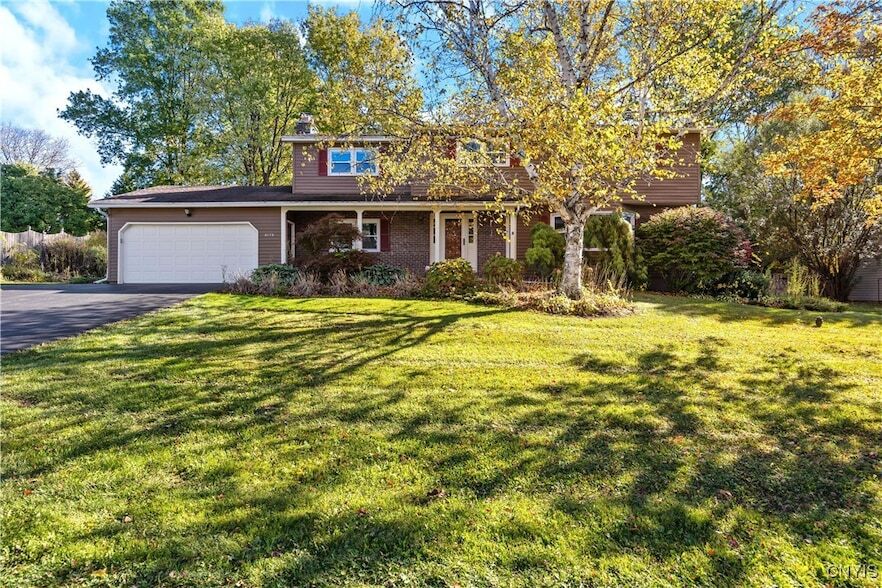 8178 Old Sunridge Dr in Manlius, NY - Building Photo