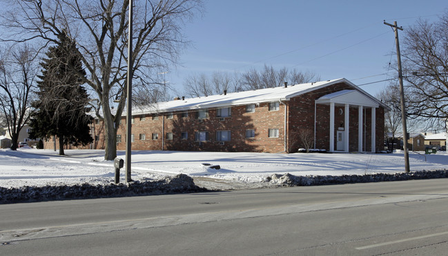 Colonial Apartments in Kenosha, WI - Foto de edificio - Building Photo