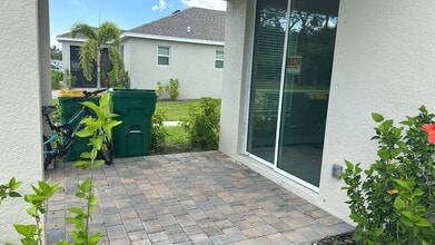 826 Friendship Cir in La Belle, FL - Building Photo - Building Photo