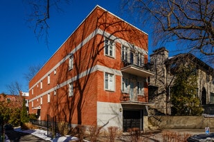 3981 Édouard-Montpetit Boul in Montréal, QC - Building Photo
