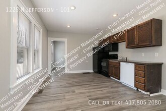 1225 N Jefferson Ave in Springfield, MO - Building Photo - Building Photo