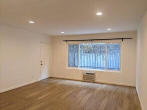 6142 Eleanor Ave in Los Angeles, CA - Foto de edificio - Building Photo