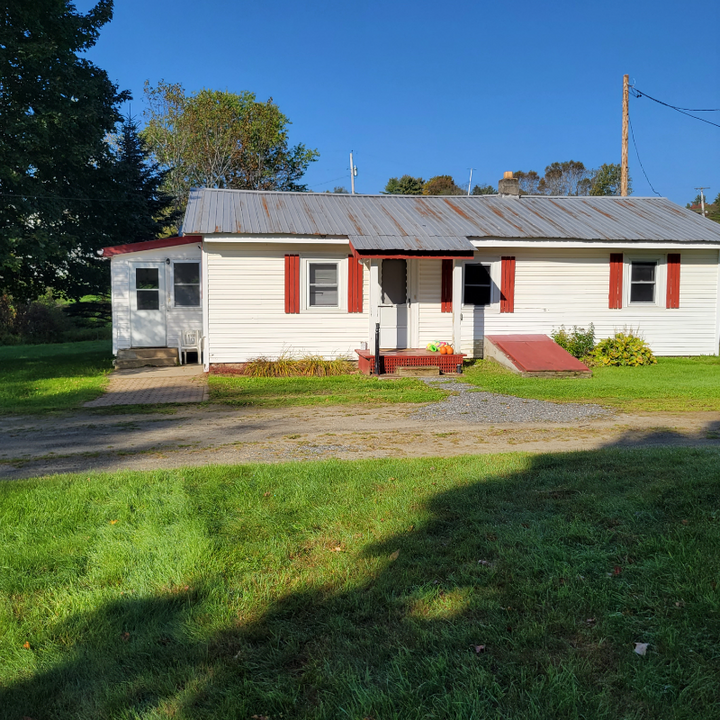 779 Parker Rd in Danville, VT - Building Photo