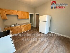 202 E North Ave in Milwaukee, WI - Building Photo - Building Photo