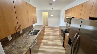3545 Forest Hill Blvd in West Palm Beach, FL - Building Photo - Building Photo