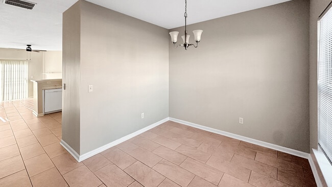 3389 Hidden Cove Cir