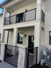 4612 NW 83rd Pkwy-Unit -4612 in Doral, FL - Building Photo - Building Photo