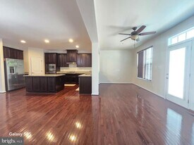 22865 Lacey Oak Terrace in Sterling, VA - Building Photo