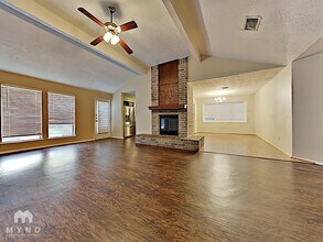 16754 Manowar Ln in Friendswood, TX - Building Photo - Building Photo