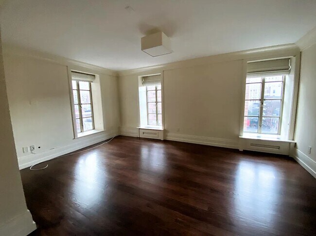 140 E 63rd St-Unit -7A in New York, NY - Building Photo - Building Photo