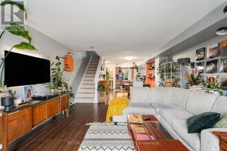 813 Longfields Dr in Ottawa, ON - Building Photo - Building Photo