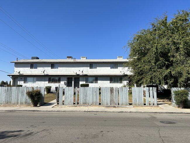 3600 Panama Ln in Bakersfield, CA - Building Photo - Building Photo