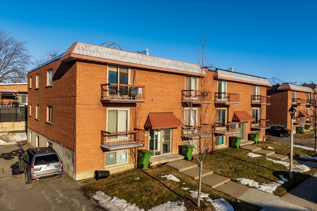 11645 Alfred-Laurence Av in Montréal, QC - Building Photo