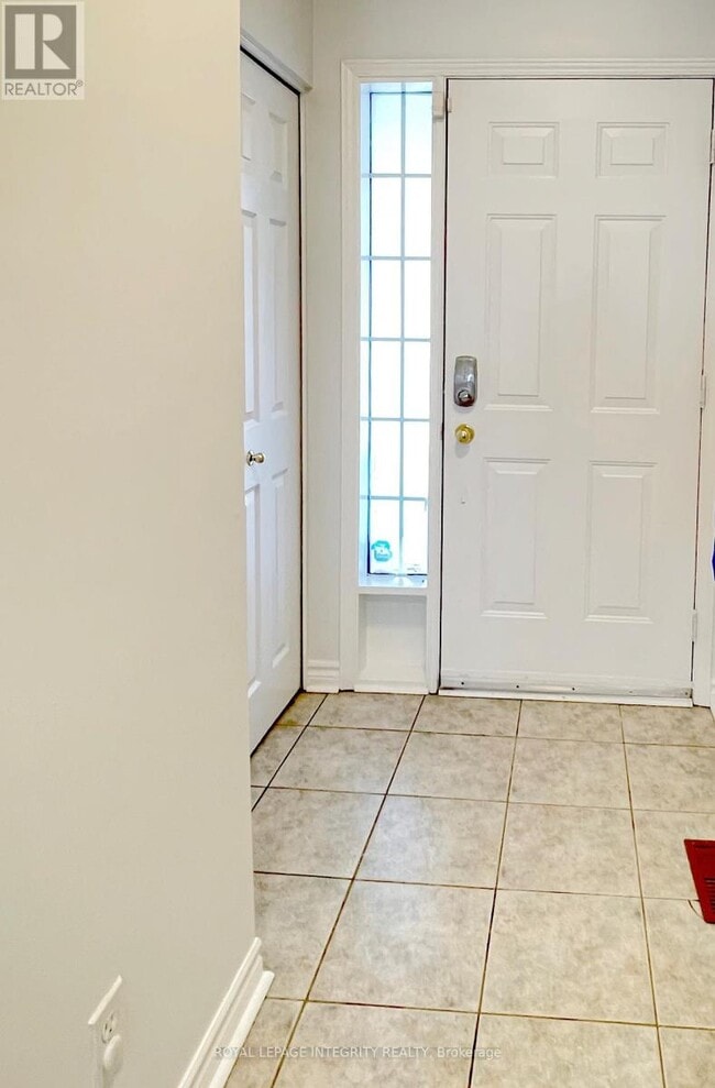 27 Santa Cruz Private in Ottawa, ON - Building Photo - Building Photo