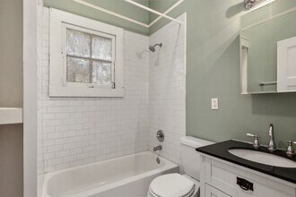 2421 Valence St in New Orleans, LA - Building Photo - Building Photo