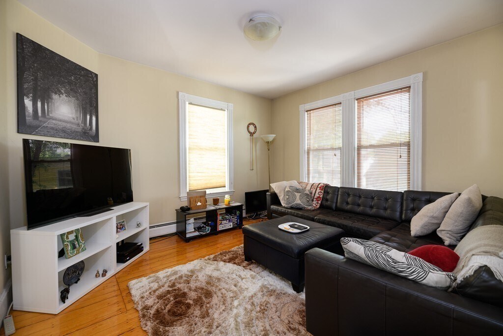 48 Eustis St in Cambridge, MA - Building Photo