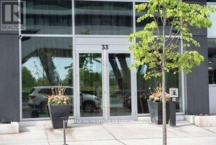 33 Shore Breeze Dr in Toronto, ON - Building Photo