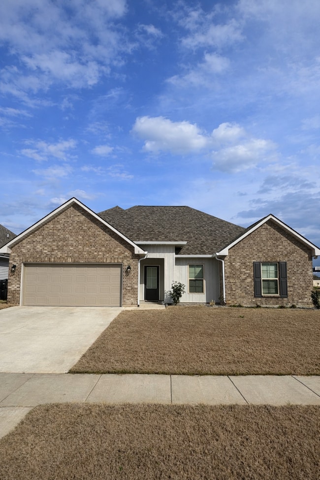 property at 11 Venecia Ct