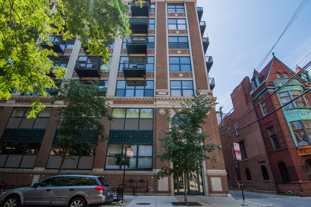 221 E Cullerton St in Chicago, IL - Building Photo