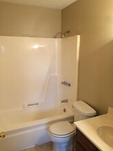 1644 Foxhaven Dr-Unit -27 in Richmond, KY - Foto de edificio - Building Photo