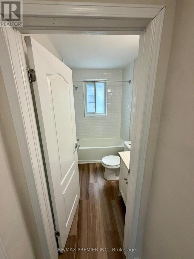 property at 10 Crosthwaite Ave S