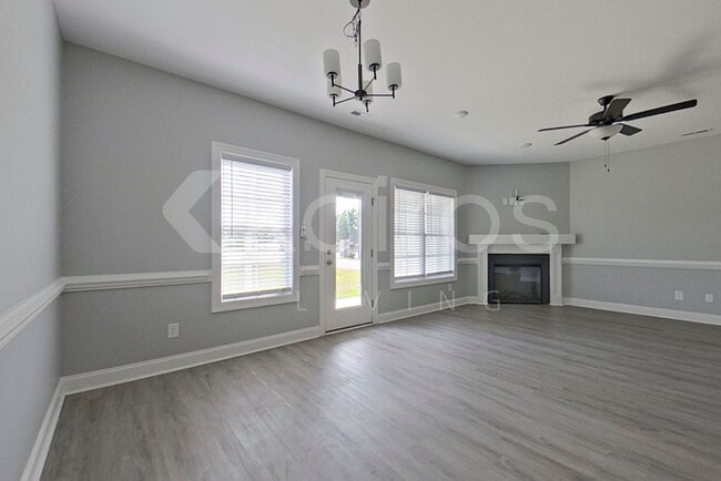 3704 Oak Leaf Wy in Greenville, NC - Building Photo - Building Photo