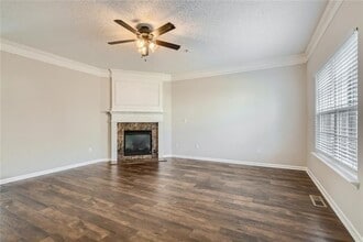 707 Breeze Ln in Woodstock, GA - Building Photo - Building Photo