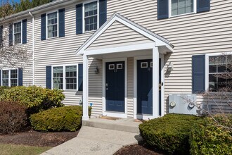 112-116 Cocasset St in Foxboro, MA - Building Photo - Building Photo