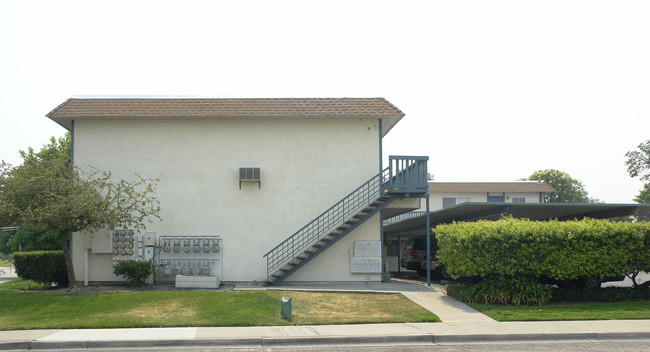 3417 Fairview Dr in Antioch, CA - Foto de edificio - Building Photo