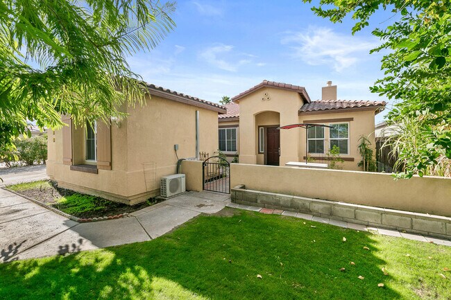 46211 Roadrunner Ln in La Quinta, CA - Building Photo - Building Photo