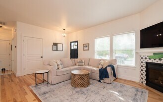 20670 White Dove Ln in Bend, OR - Building Photo