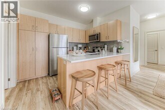 301 Westmount Rd W in Kitchener, ON - Building Photo - Building Photo