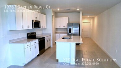 19767 Garden Ridge Ct in Lehigh Acres, FL - Building Photo - Building Photo