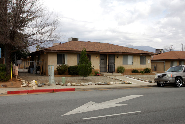 5231 W Wilson St in Banning, CA - Building Photo - Building Photo