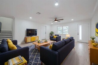 1623 Fawnhope Dr in Houston, TX - Building Photo - Building Photo