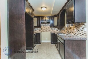 822-824 E. 75th St. in Los Angeles, CA - Building Photo