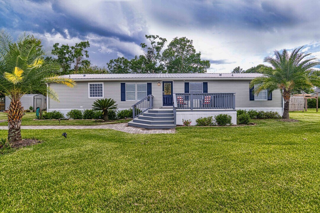 6681 Brown Rd in St. Augustine, FL - Building Photo