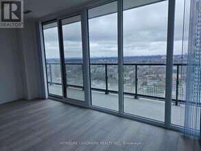 5858 Yonge St in Toronto, ON - Building Photo - Building Photo