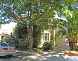 1118-1120 Poinsettia Dr in Los Angeles, CA - Building Photo