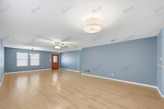 8401 Swan Park Dr in Denton, TX - Building Photo - Building Photo