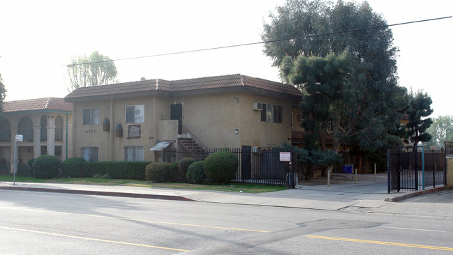 14650 Saticoy St in Van Nuys, CA - Building Photo - Building Photo