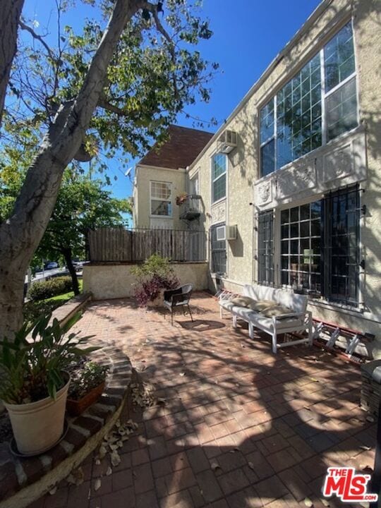 1600 N Martel Ave in Los Angeles, CA - Building Photo - Building Photo