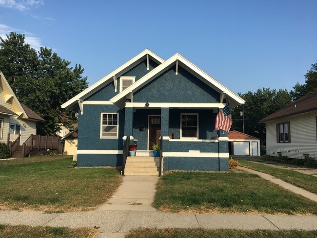 property at 468 1st Ave NE