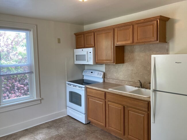 30 Grampian Blvd, Unit 2