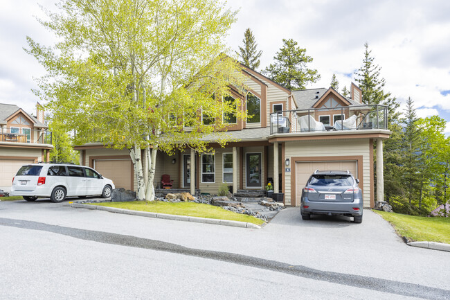 201 Carey in Canmore, AB - Building Photo - Building Photo